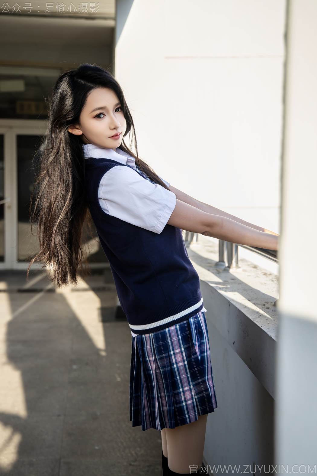 图片[52]-足愉心 NO.019 果酱（搭配：JK制服、小皮鞋、黑色丝袜、肉色打底裤）[73P] – 速更版-美库