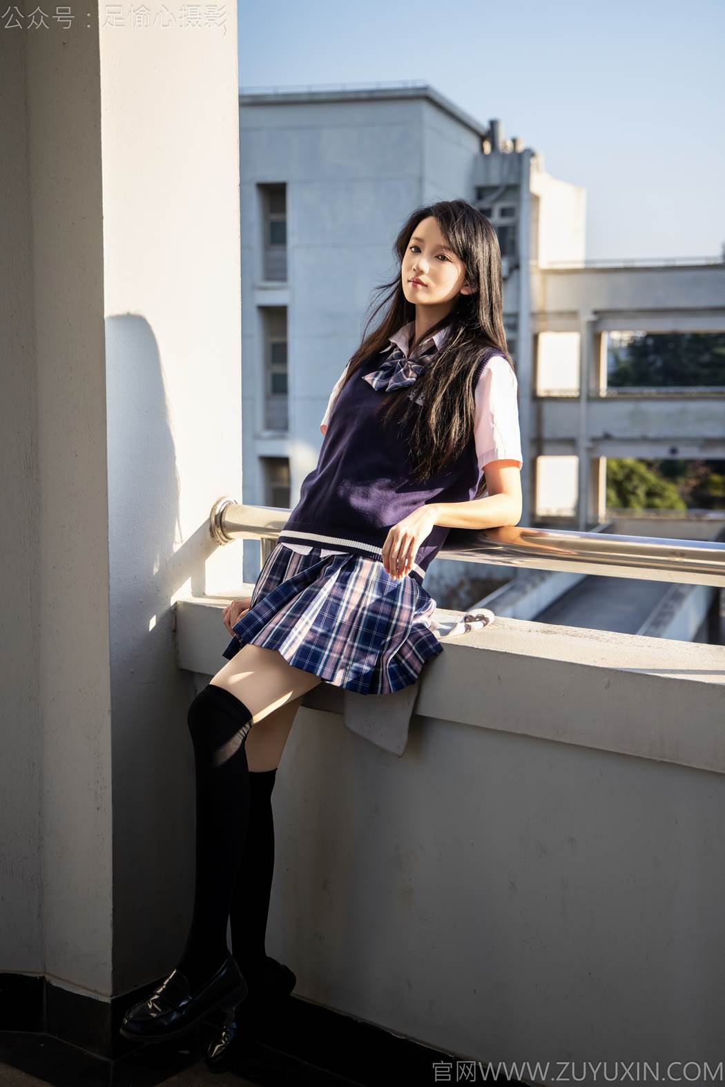 图片[53]-足愉心 NO.019 果酱（搭配：JK制服、小皮鞋、黑色丝袜、肉色打底裤）[73P] – 速更版-美库