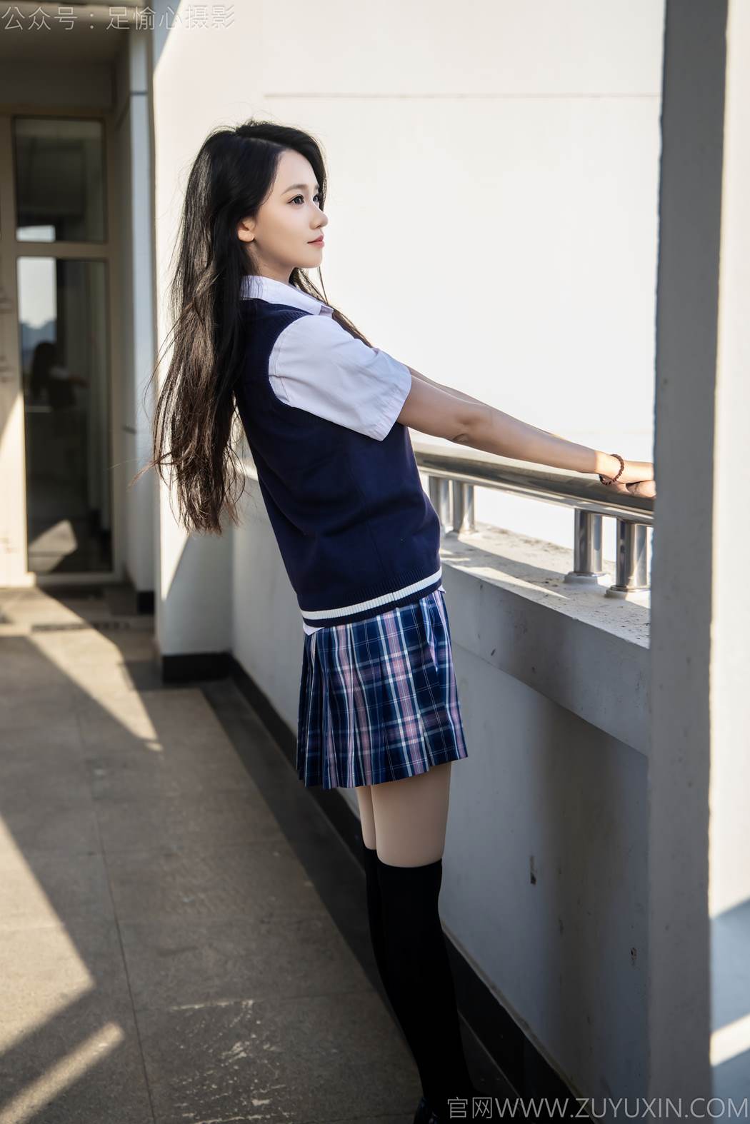 图片[57]-足愉心 NO.019 果酱（搭配：JK制服、小皮鞋、黑色丝袜、肉色打底裤）[73P] – 速更版-美库