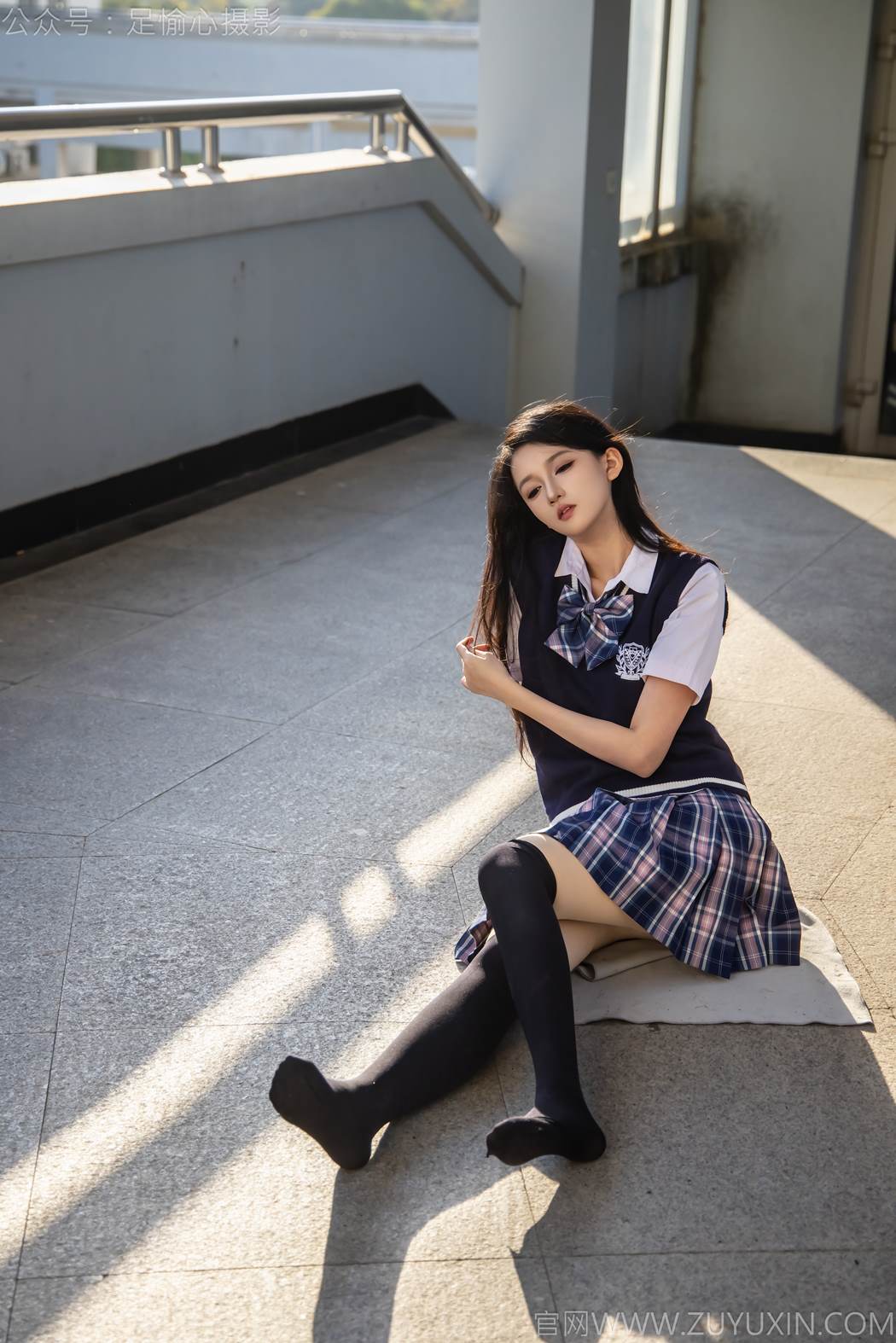 图片[68]-足愉心 NO.019 果酱（搭配：JK制服、小皮鞋、黑色丝袜、肉色打底裤）[73P] – 速更版-美库