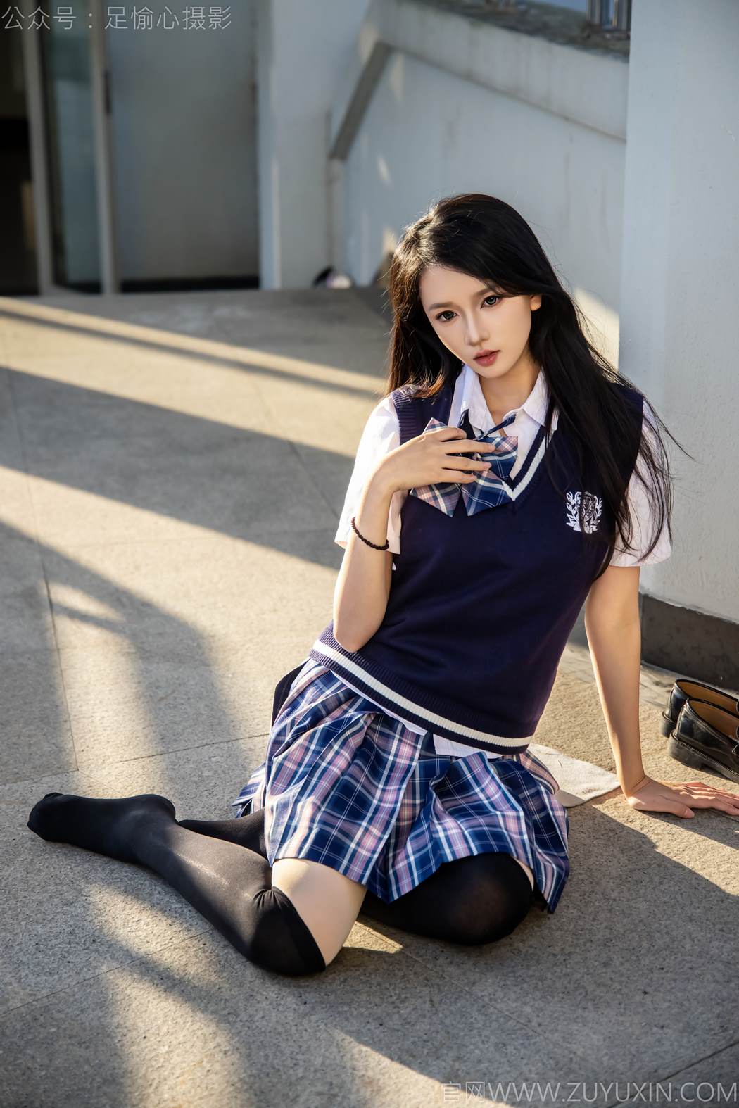 图片[69]-足愉心 NO.019 果酱（搭配：JK制服、小皮鞋、黑色丝袜、肉色打底裤）[73P] – 速更版-美库