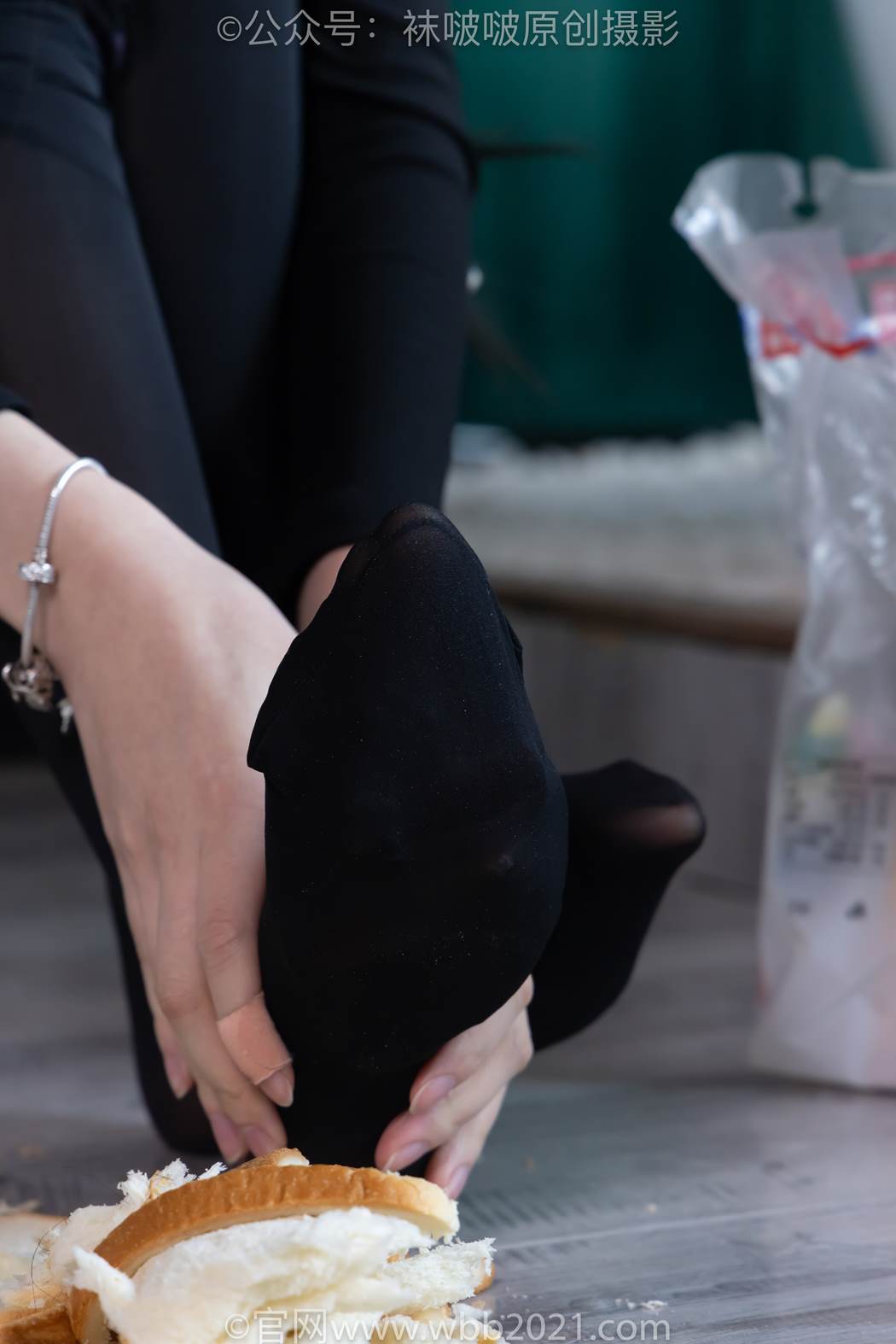 图片[74]-[BoBoSocks袜啵啵]NO.585 小甜豆-高跟鞋、大腿黑丝、踩面包剧情[90P] – 速更版-美库