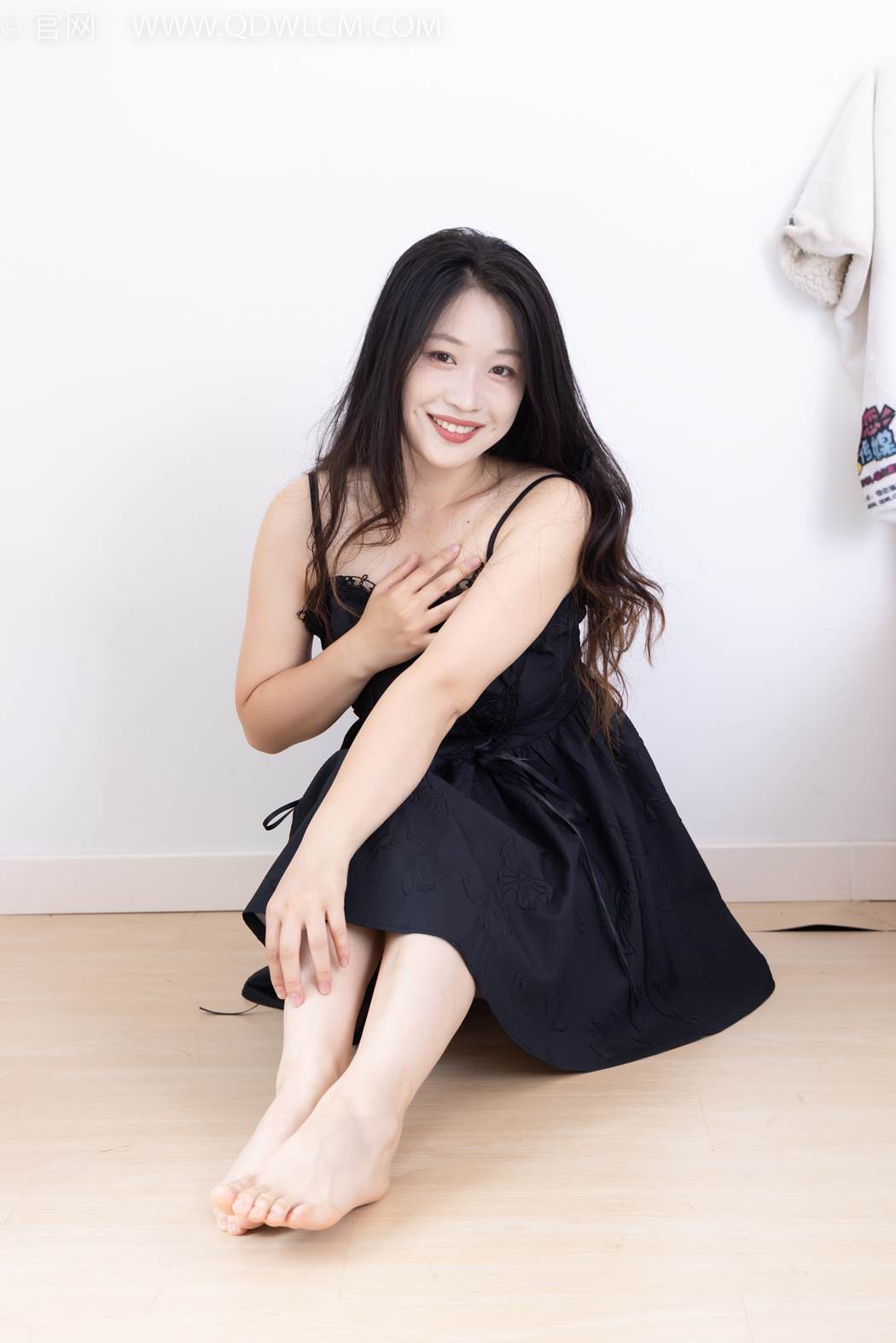 图片[23]-物恋传媒 NO.2421 小紫-高跟鞋、薄灰丝、裸足[120P] – 速更版-美库