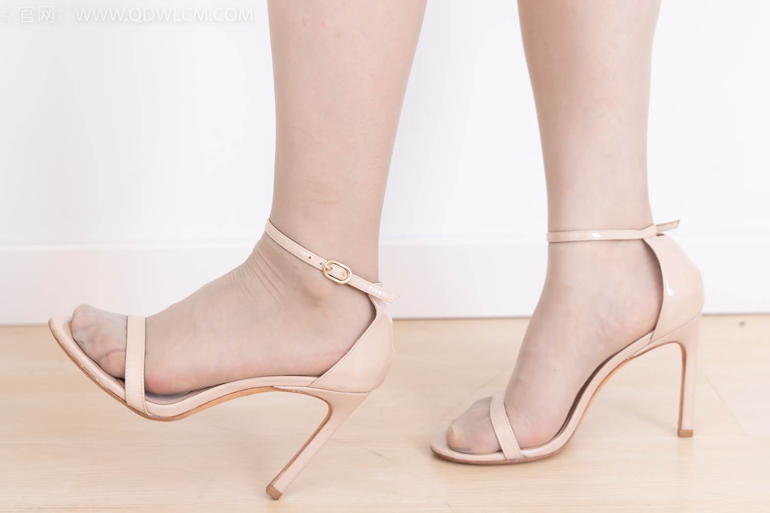 图片[81]-物恋传媒 NO.2421 小紫-高跟鞋、薄灰丝、裸足[120P] – 速更版-美库