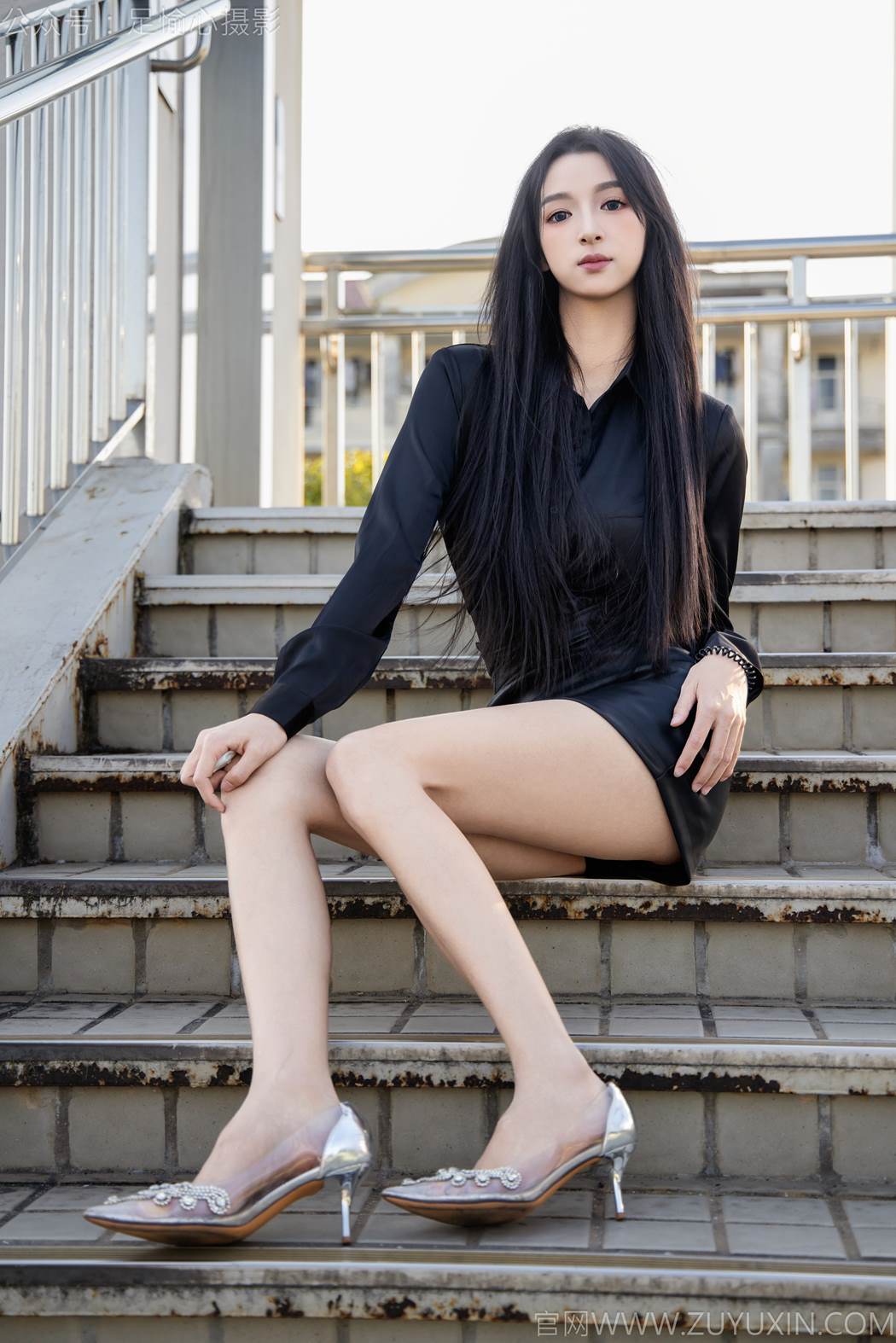 图片[34]-足愉心 NO.020 云悦（搭配：黑色衬衫、皮裙、高跟鞋、裸足）[100P] – 速更版-美库