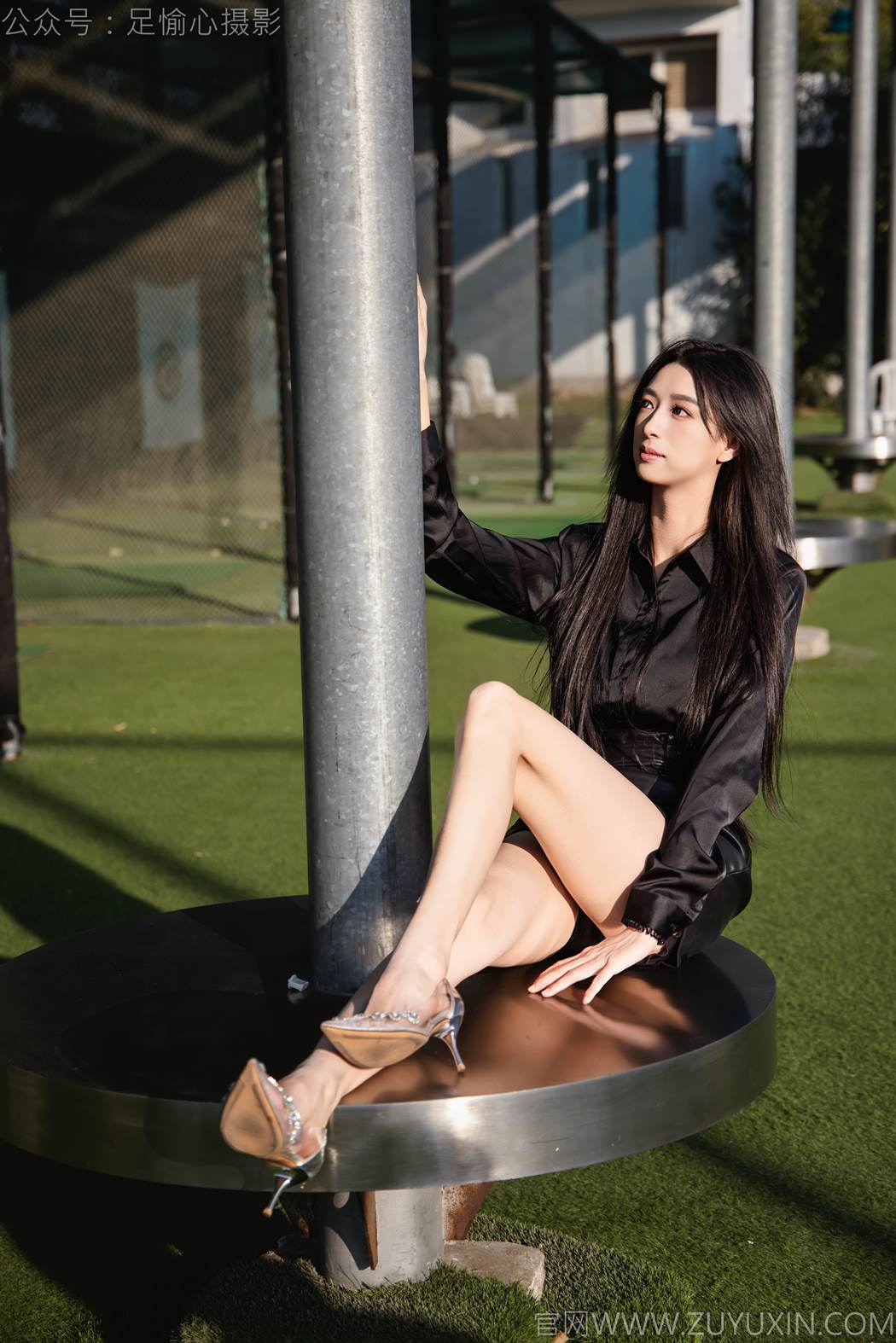 图片[38]-足愉心 NO.020 云悦（搭配：黑色衬衫、皮裙、高跟鞋、裸足）[100P] – 速更版-美库