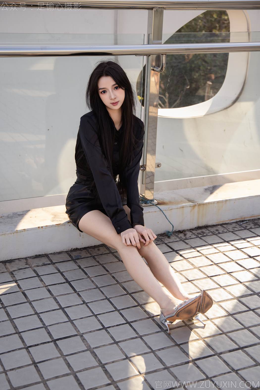 图片[42]-足愉心 NO.020 云悦（搭配：黑色衬衫、皮裙、高跟鞋、裸足）[100P] – 速更版-美库