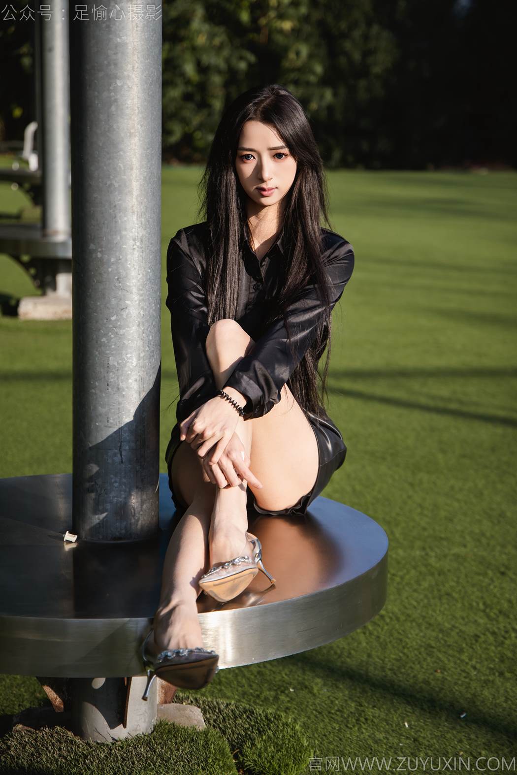 图片[47]-足愉心 NO.020 云悦（搭配：黑色衬衫、皮裙、高跟鞋、裸足）[100P] – 速更版-美库