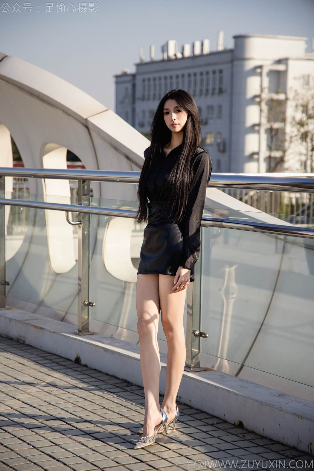 图片[55]-足愉心 NO.020 云悦（搭配：黑色衬衫、皮裙、高跟鞋、裸足）[100P] – 速更版-美库