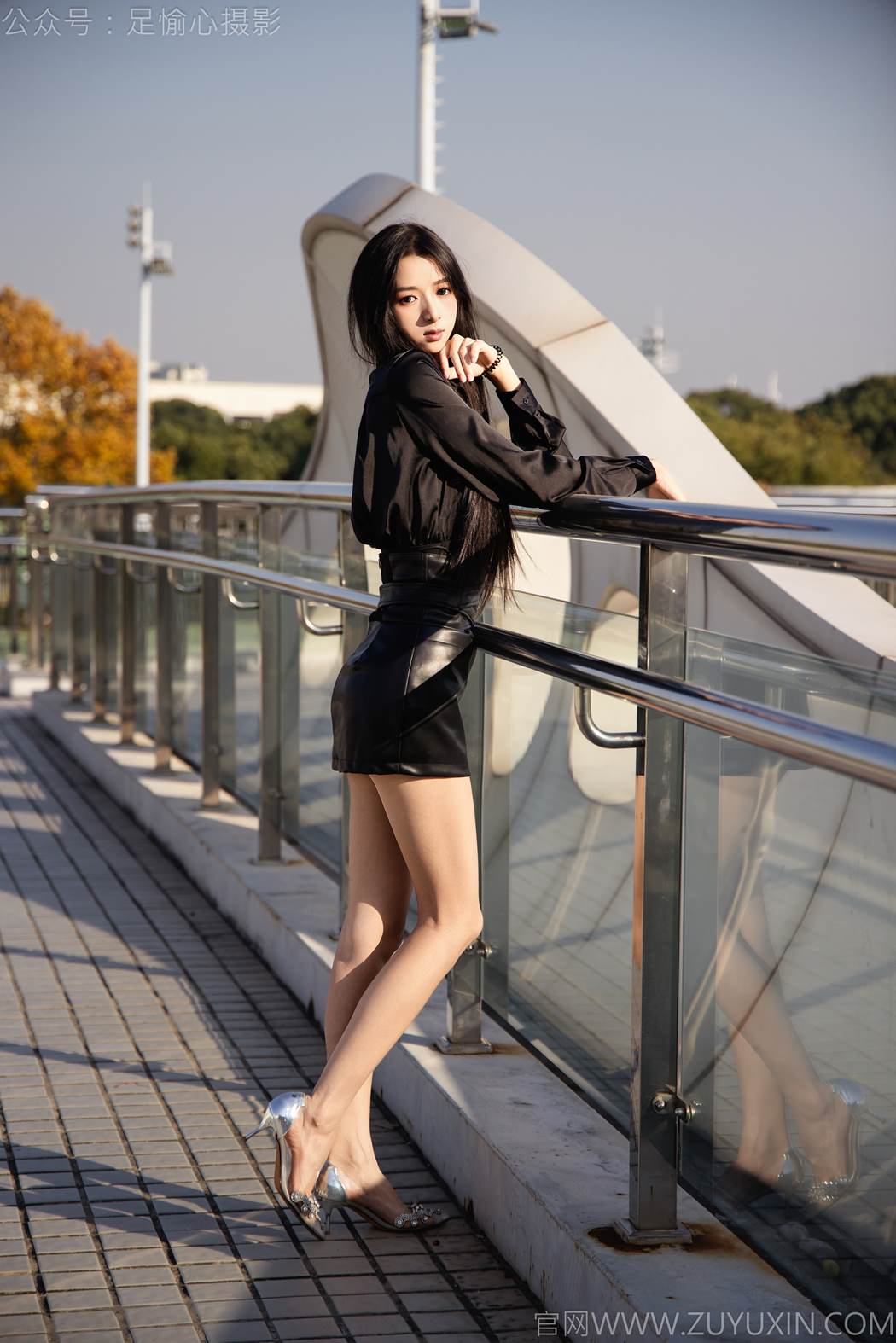 图片[65]-足愉心 NO.020 云悦（搭配：黑色衬衫、皮裙、高跟鞋、裸足）[100P] – 速更版-美库