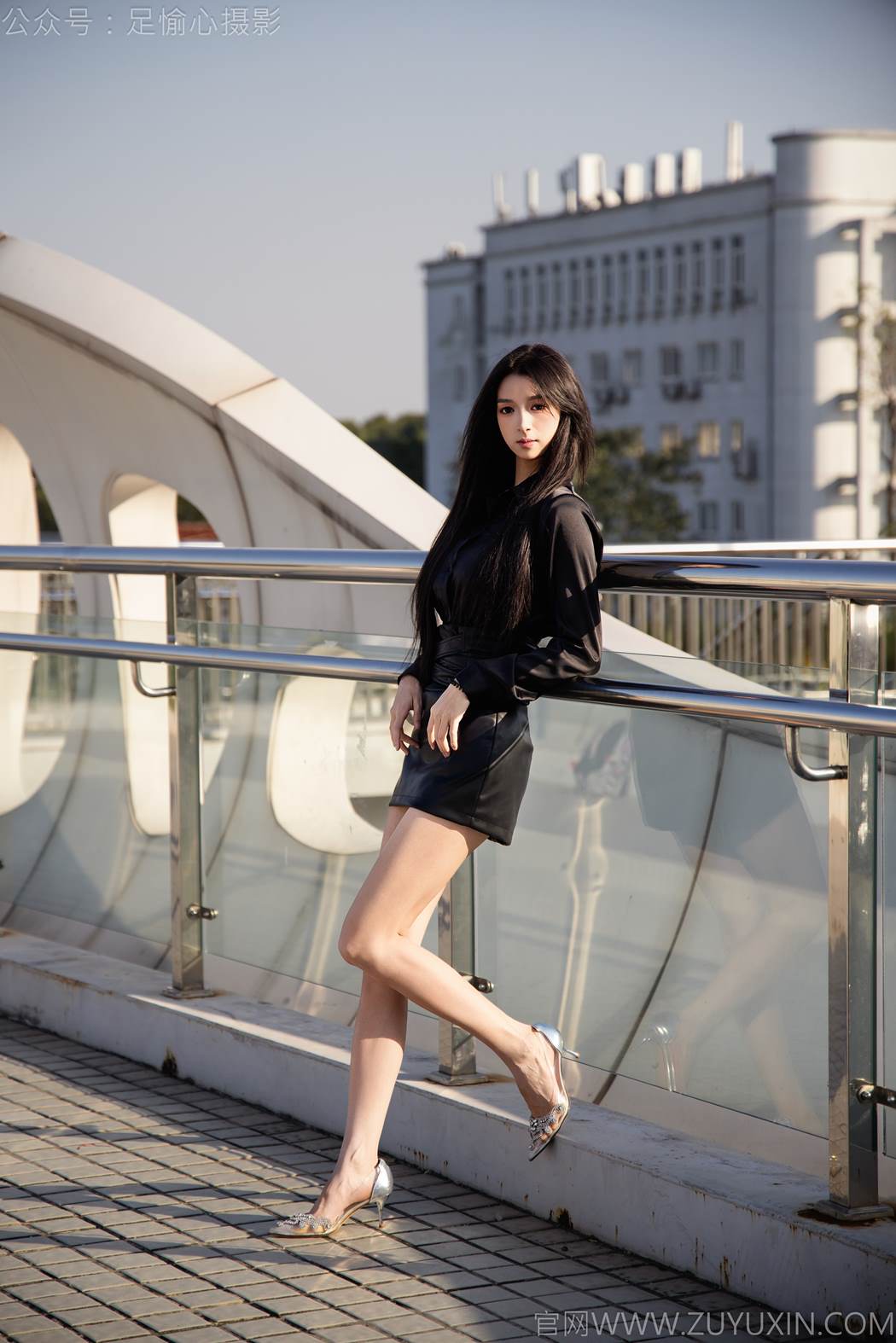 图片[66]-足愉心 NO.020 云悦（搭配：黑色衬衫、皮裙、高跟鞋、裸足）[100P] – 速更版-美库