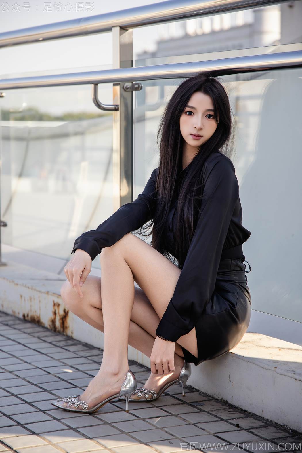 图片[72]-足愉心 NO.020 云悦（搭配：黑色衬衫、皮裙、高跟鞋、裸足）[100P] – 速更版-美库