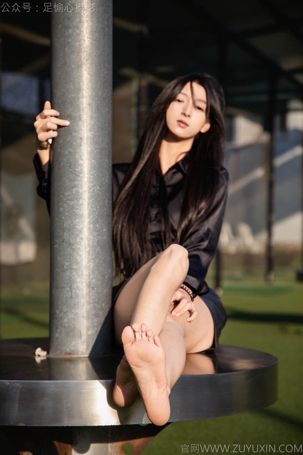 图片[91]-足愉心 NO.020 云悦（搭配：黑色衬衫、皮裙、高跟鞋、裸足）[100P] – 速更版-美库