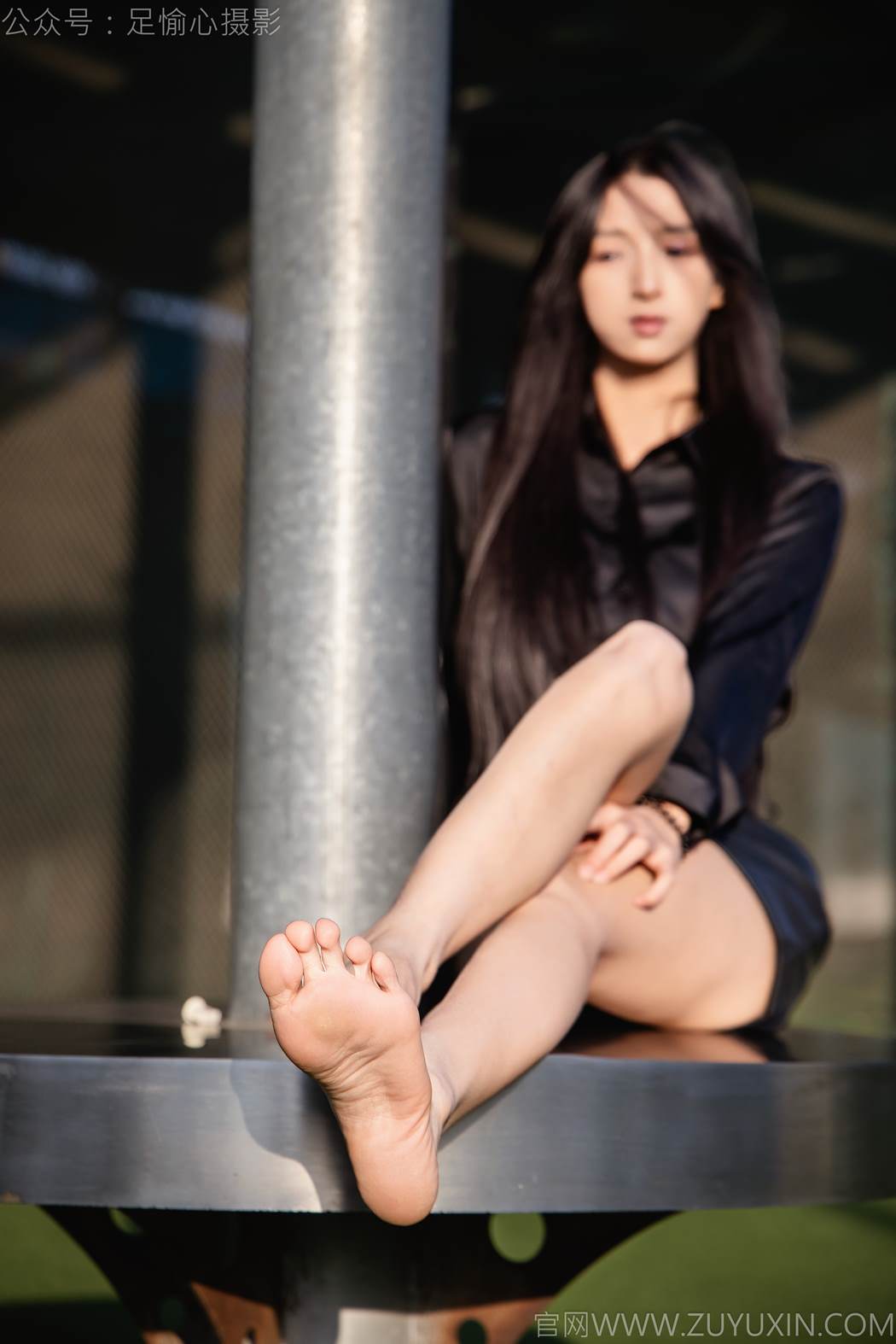 图片[93]-足愉心 NO.020 云悦（搭配：黑色衬衫、皮裙、高跟鞋、裸足）[100P] – 速更版-美库