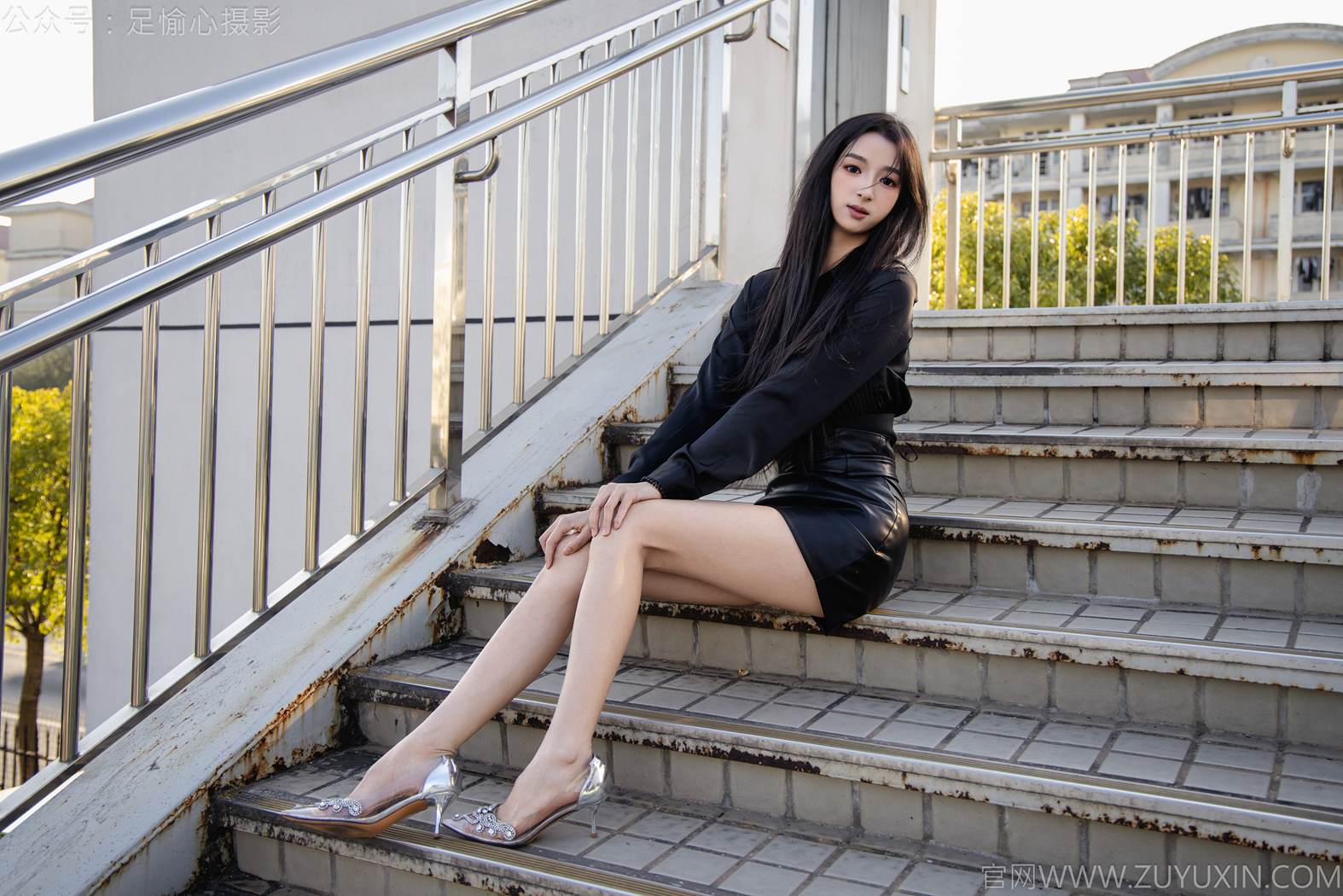 图片[94]-足愉心 NO.020 云悦（搭配：黑色衬衫、皮裙、高跟鞋、裸足）[100P] – 速更版-美库