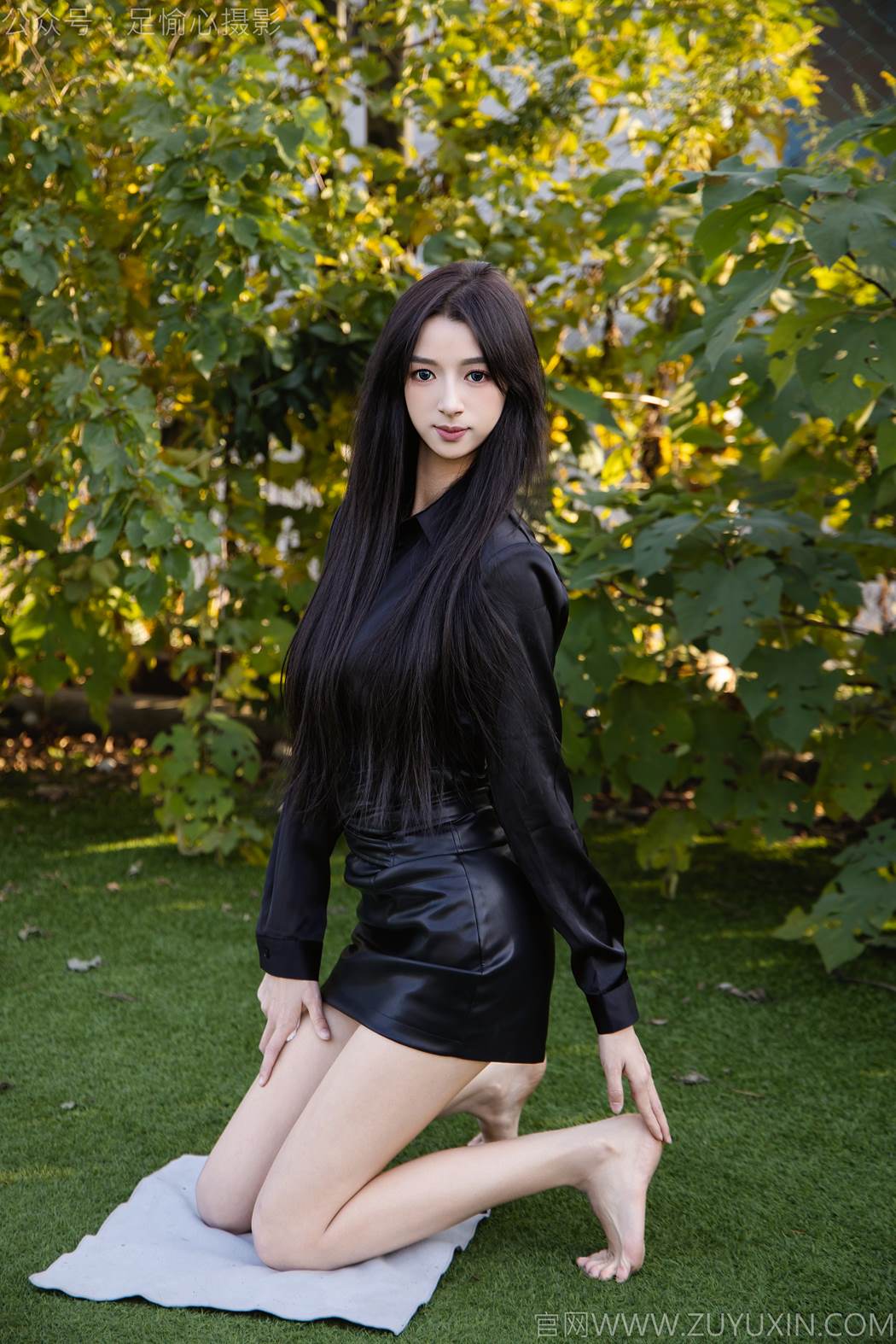 图片[98]-足愉心 NO.020 云悦（搭配：黑色衬衫、皮裙、高跟鞋、裸足）[100P] – 速更版-美库