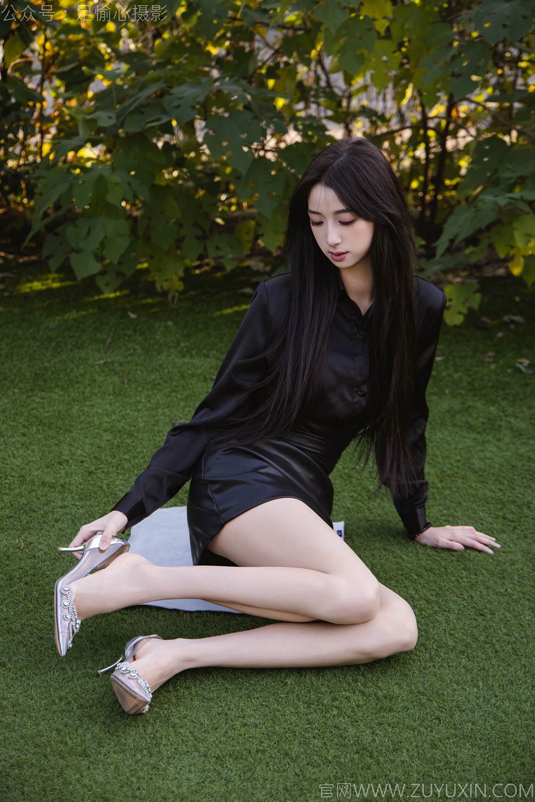 图片[99]-足愉心 NO.020 云悦（搭配：黑色衬衫、皮裙、高跟鞋、裸足）[100P] – 速更版-美库