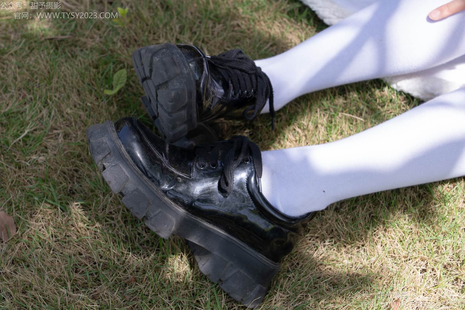 图片[21]-甜予摄影 NO.197 小甜桃-皮鞋、大腿袜、裸足[111P] – 速更版-美库