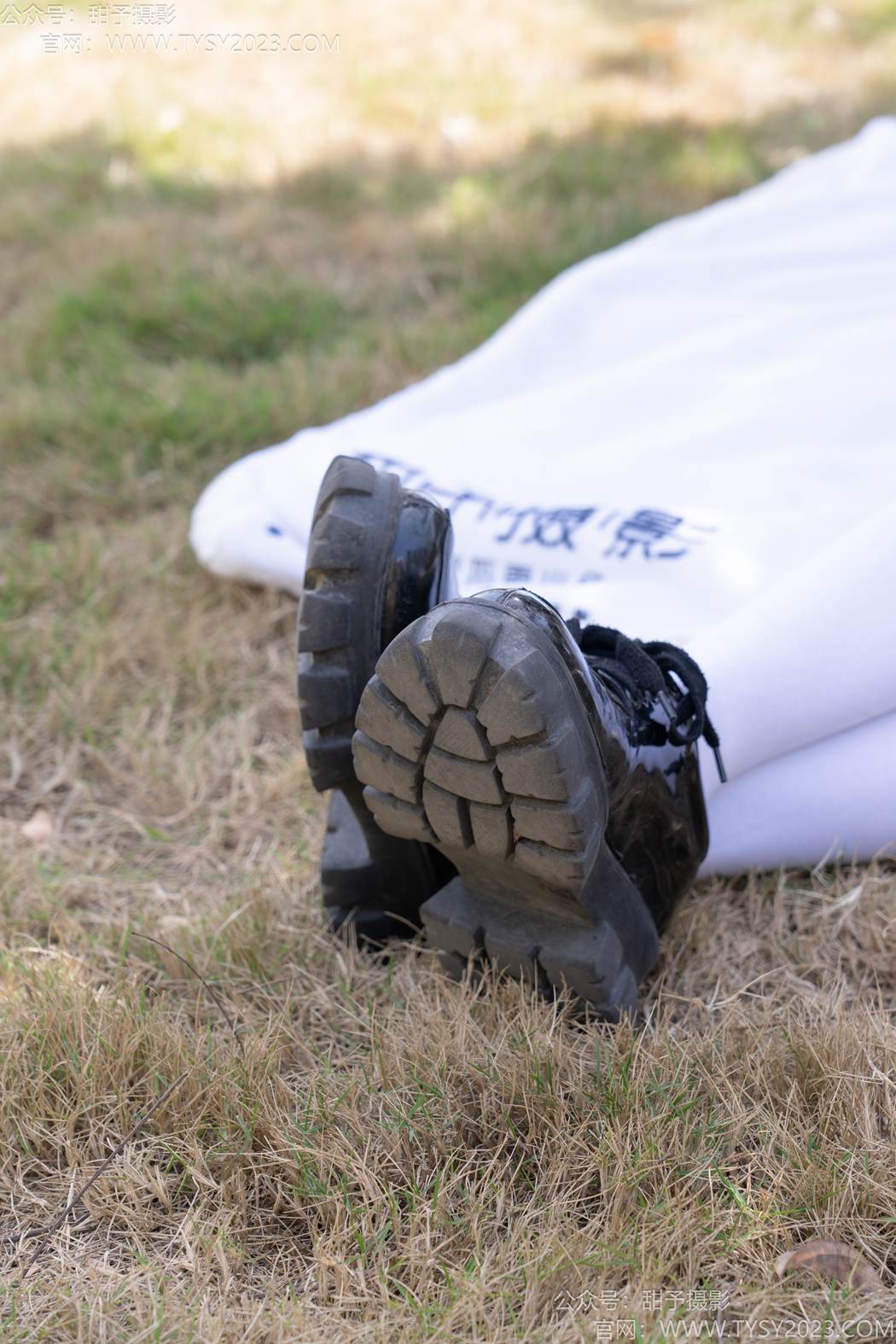 图片[29]-甜予摄影 NO.197 小甜桃-皮鞋、大腿袜、裸足[111P] – 速更版-美库