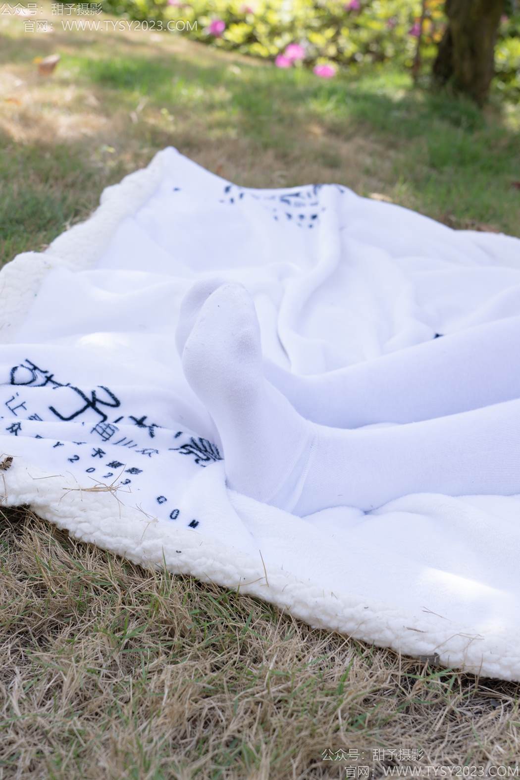 图片[40]-甜予摄影 NO.197 小甜桃-皮鞋、大腿袜、裸足[111P] – 速更版-美库