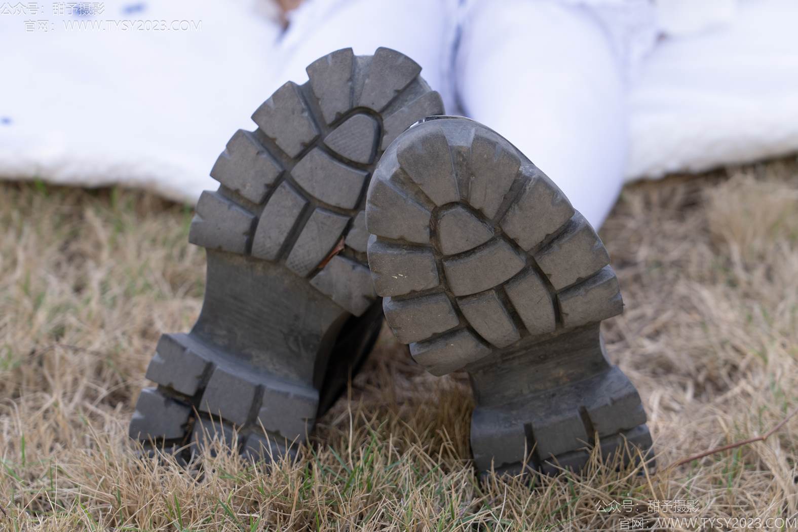 图片[43]-甜予摄影 NO.197 小甜桃-皮鞋、大腿袜、裸足[111P] – 速更版-美库