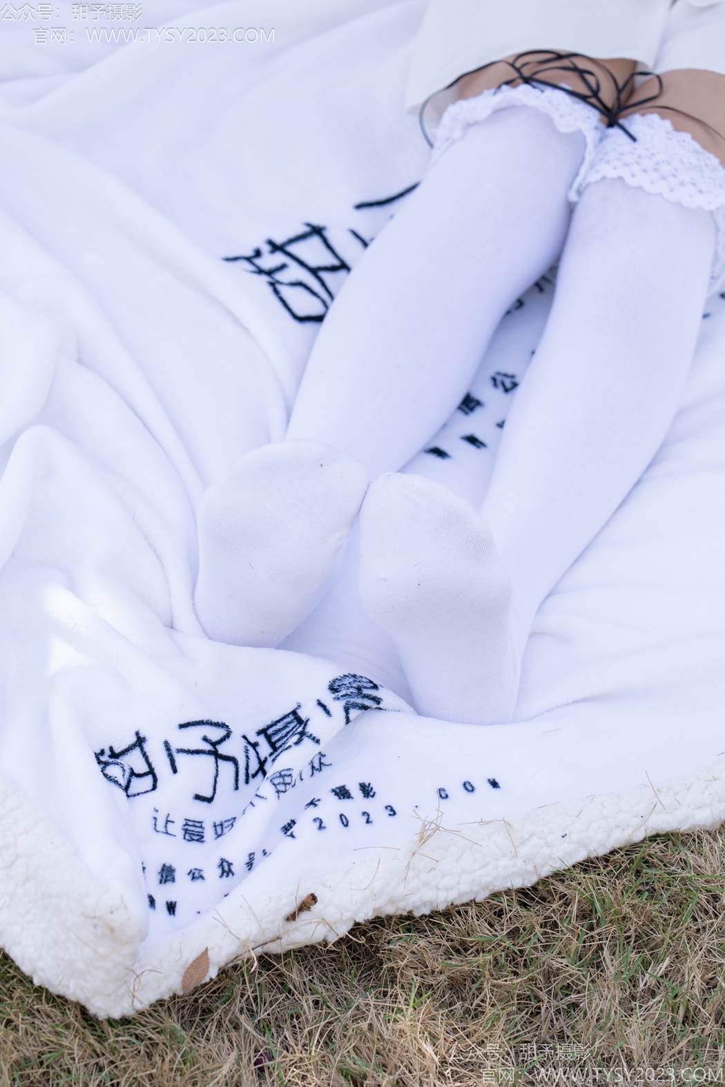 图片[45]-甜予摄影 NO.197 小甜桃-皮鞋、大腿袜、裸足[111P] – 速更版-美库