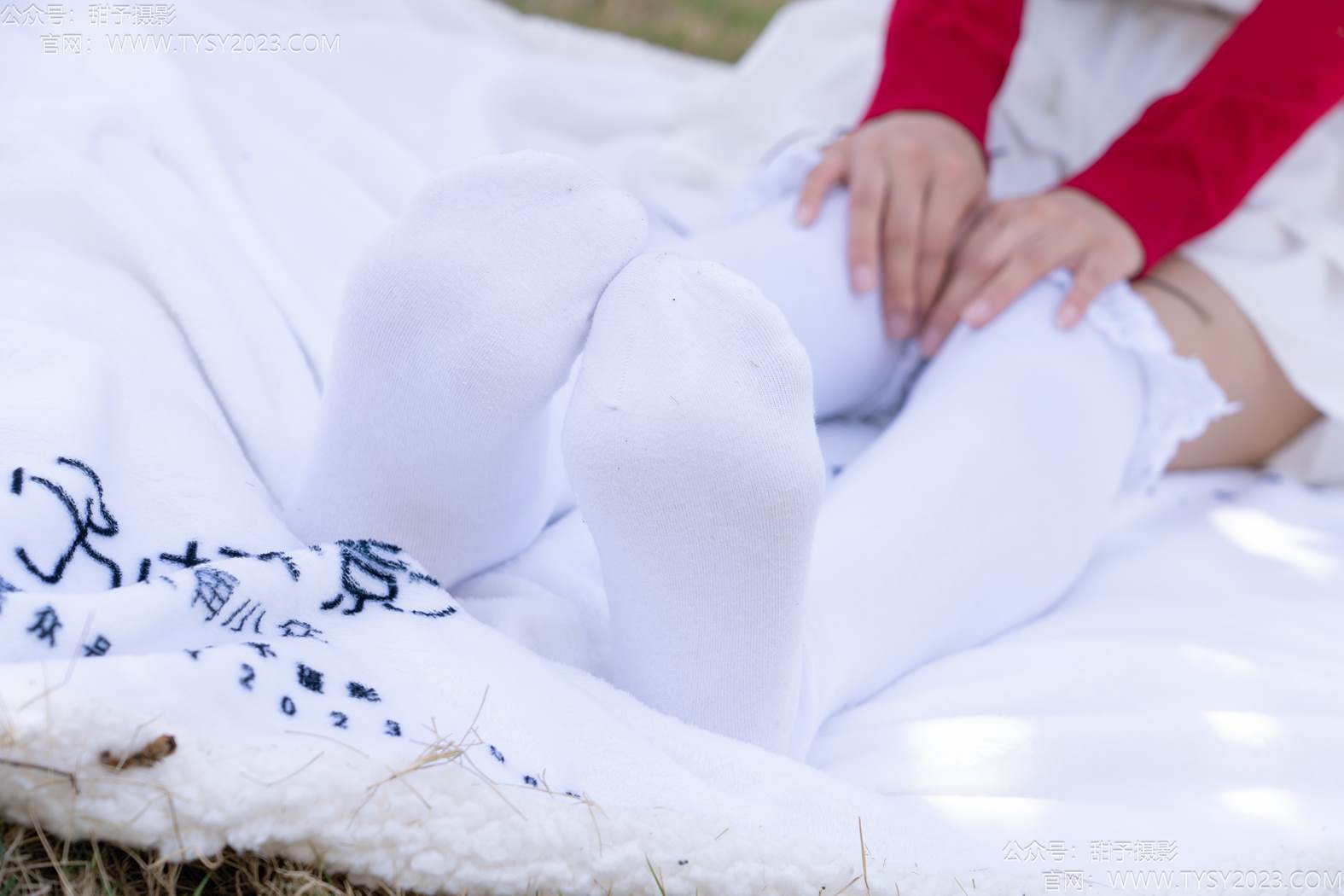 图片[83]-甜予摄影 NO.197 小甜桃-皮鞋、大腿袜、裸足[111P] – 速更版-美库