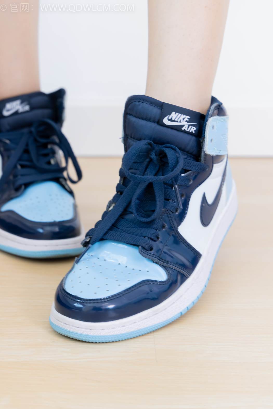 图片[22]-物恋传媒 NO.2423 嘟嘟-JK制服、板鞋、白色蕾丝船袜、裸足[126P] – 速更版-美库