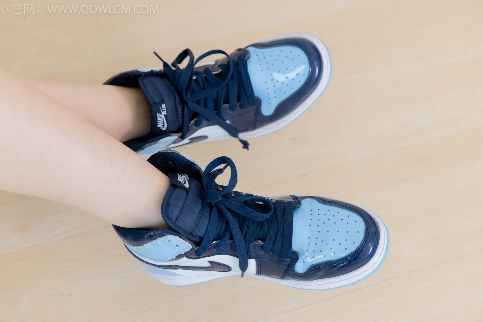 图片[30]-物恋传媒 NO.2423 嘟嘟-JK制服、板鞋、白色蕾丝船袜、裸足[126P] – 速更版-美库