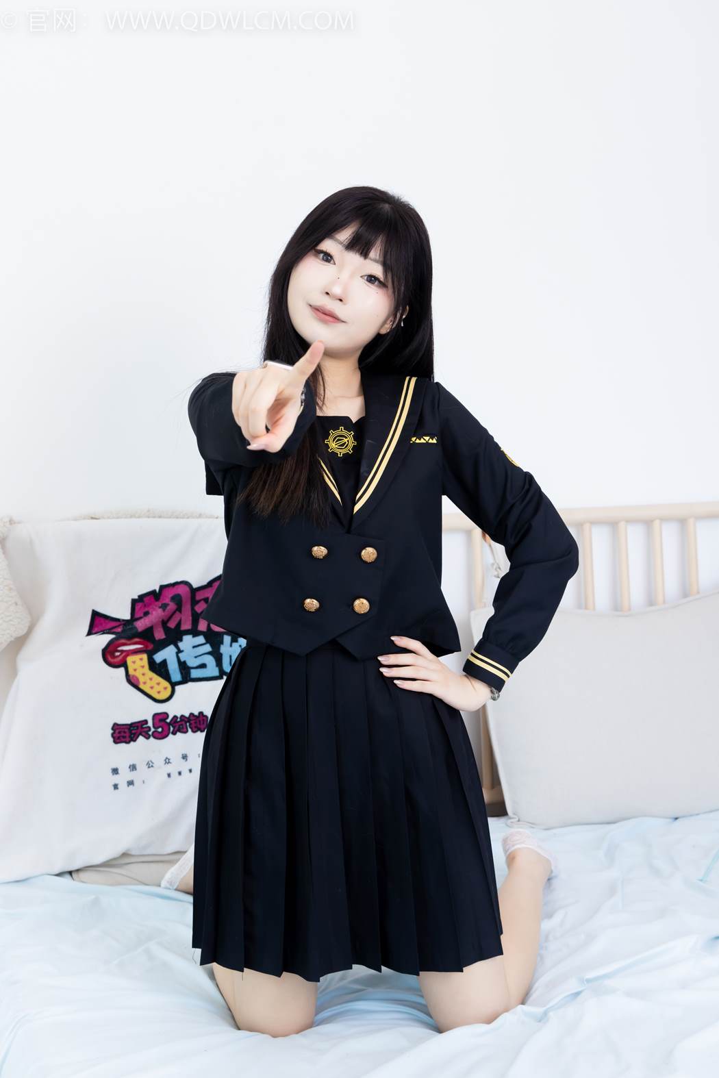 图片[49]-物恋传媒 NO.2423 嘟嘟-JK制服、板鞋、白色蕾丝船袜、裸足[126P] – 速更版-美库