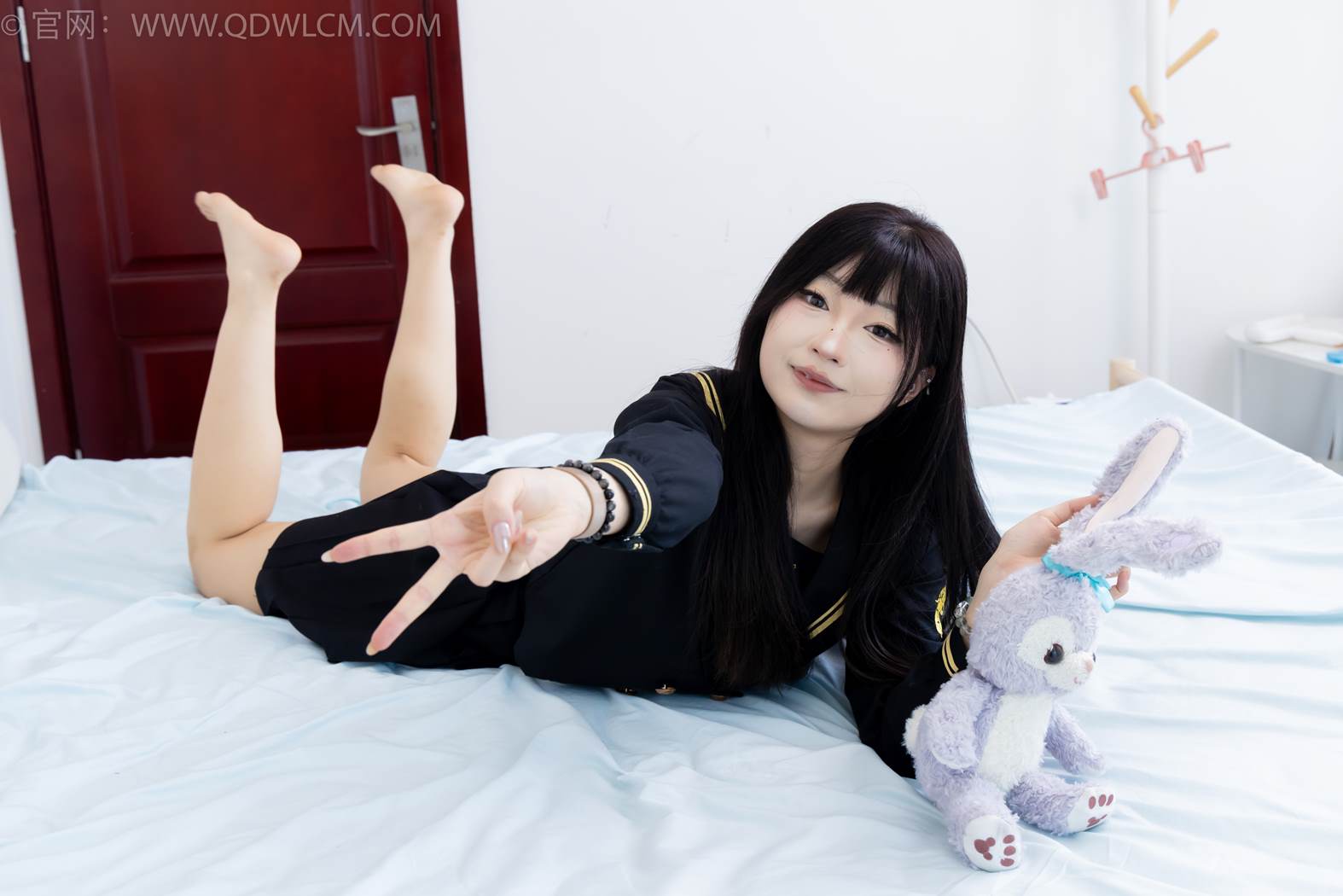 图片[127]-物恋传媒 NO.2423 嘟嘟-JK制服、板鞋、白色蕾丝船袜、裸足[126P] – 速更版-美库