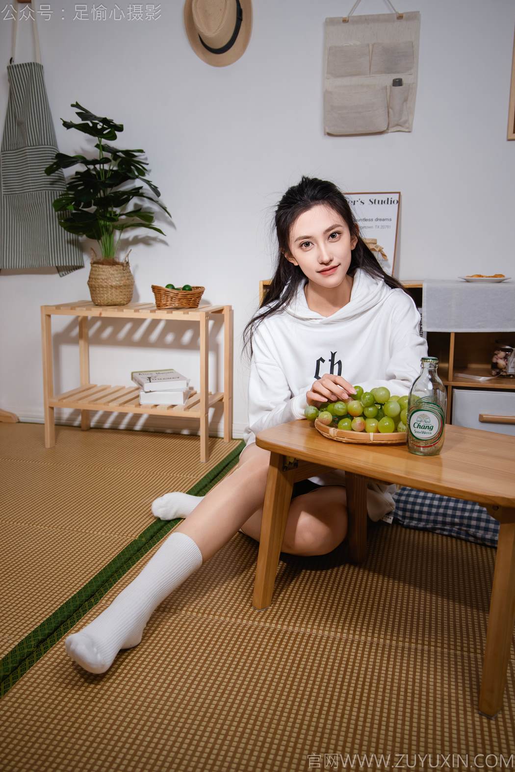 图片[14]-足愉心 NO.022 可乐（搭配：白色卫衣、黑色打底裤、运动鞋、肉丝色袜、白色长筒棉袜）[98P] – 速更版-美库