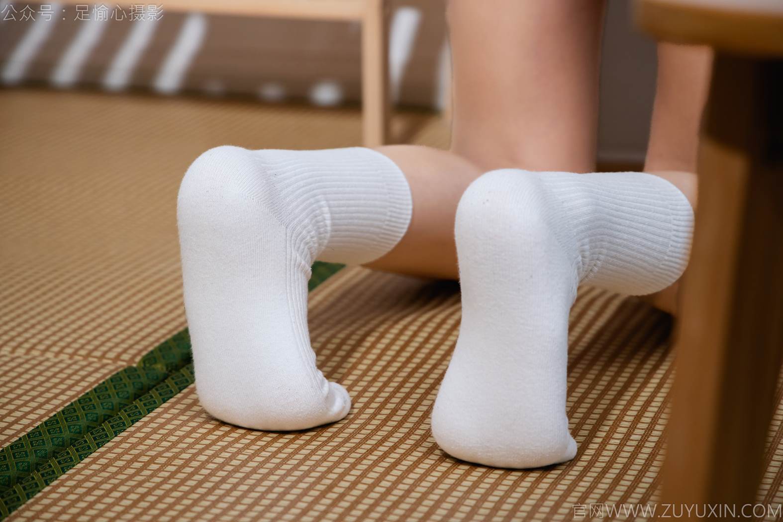 图片[31]-足愉心 NO.022 可乐（搭配：白色卫衣、黑色打底裤、运动鞋、肉丝色袜、白色长筒棉袜）[98P] – 速更版-美库