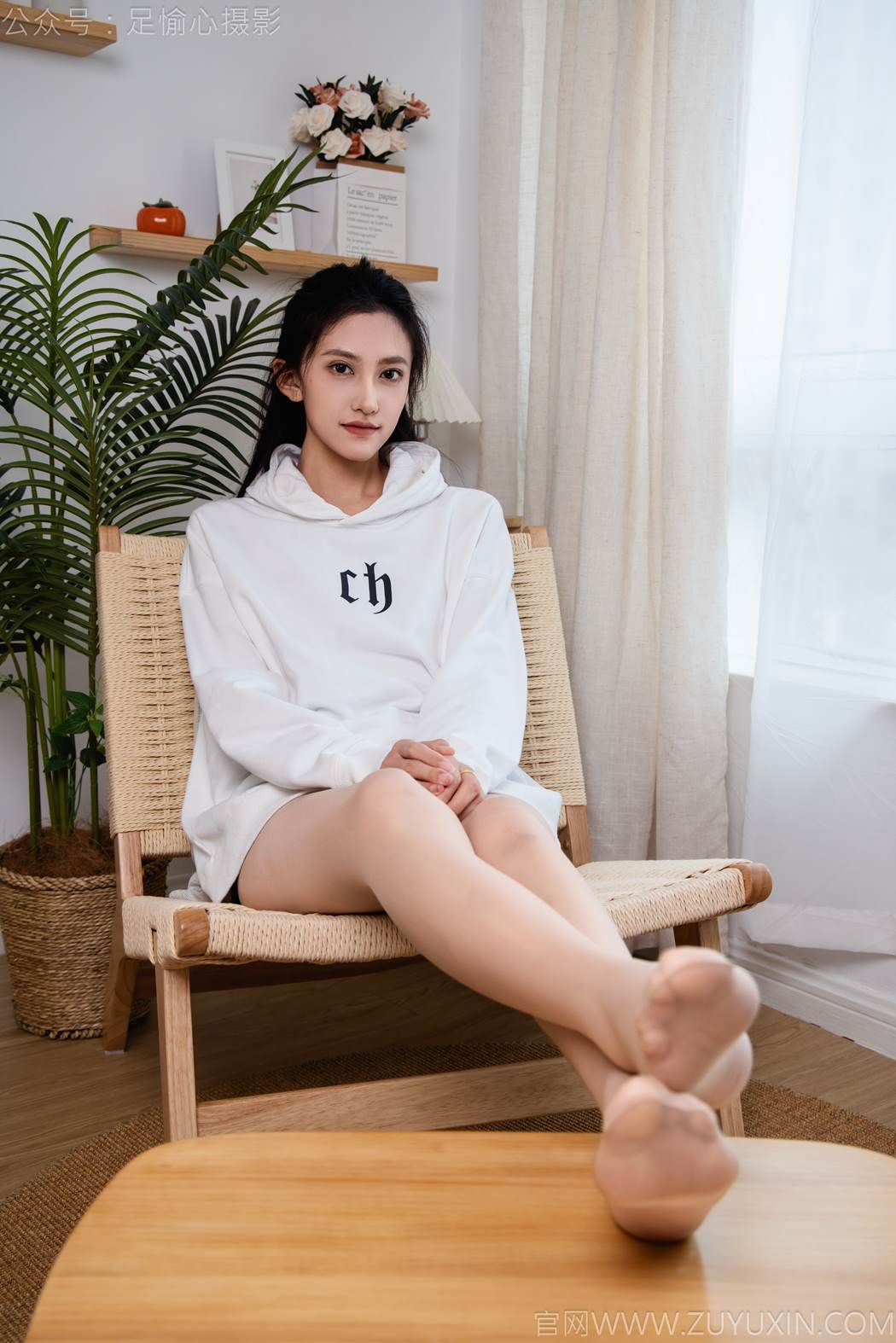 图片[47]-足愉心 NO.022 可乐（搭配：白色卫衣、黑色打底裤、运动鞋、肉丝色袜、白色长筒棉袜）[98P] – 速更版-美库