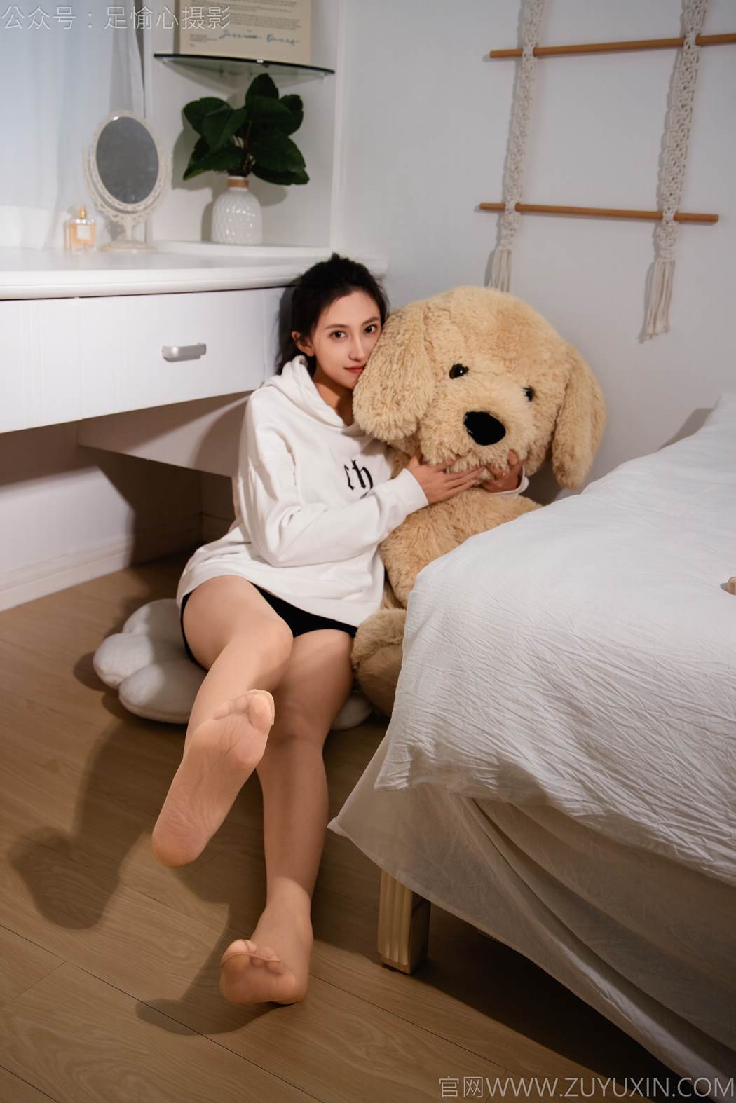 图片[76]-足愉心 NO.022 可乐（搭配：白色卫衣、黑色打底裤、运动鞋、肉丝色袜、白色长筒棉袜）[98P] – 速更版-美库