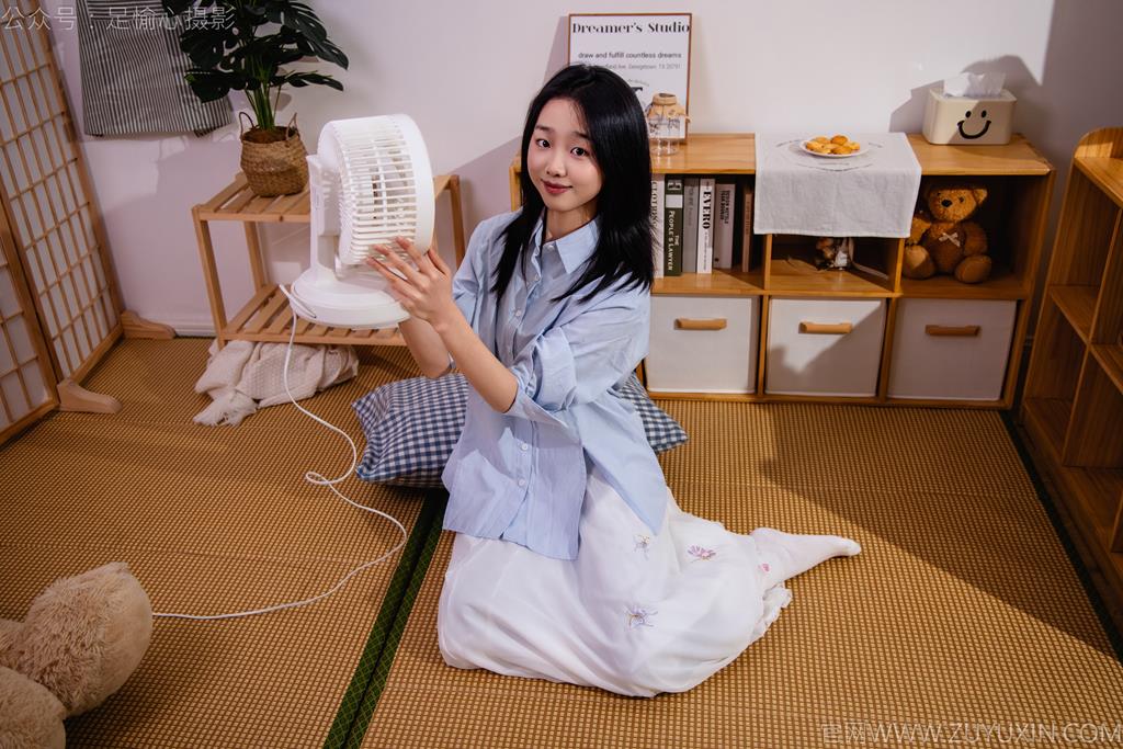 图片[19]-足愉心 NO.023 奶芙（搭配：蓝色衬衫、白色长裙、帆布鞋、白色棉袜、裸足）[110P] – 速更版-美库