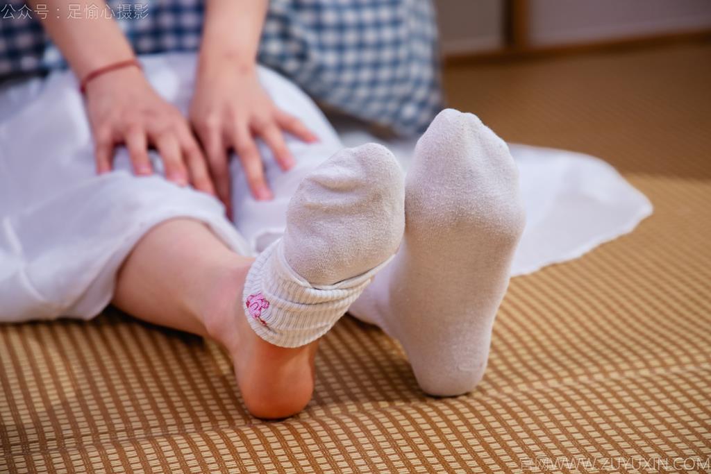 图片[31]-足愉心 NO.023 奶芙（搭配：蓝色衬衫、白色长裙、帆布鞋、白色棉袜、裸足）[110P] – 速更版-美库