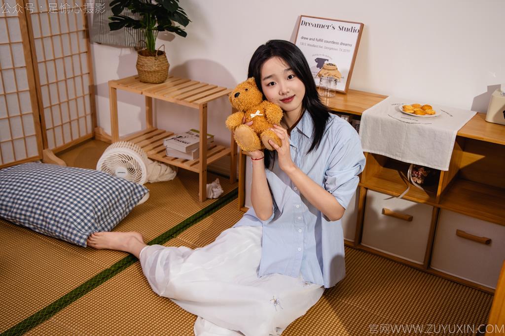 图片[51]-足愉心 NO.023 奶芙（搭配：蓝色衬衫、白色长裙、帆布鞋、白色棉袜、裸足）[110P] – 速更版-美库