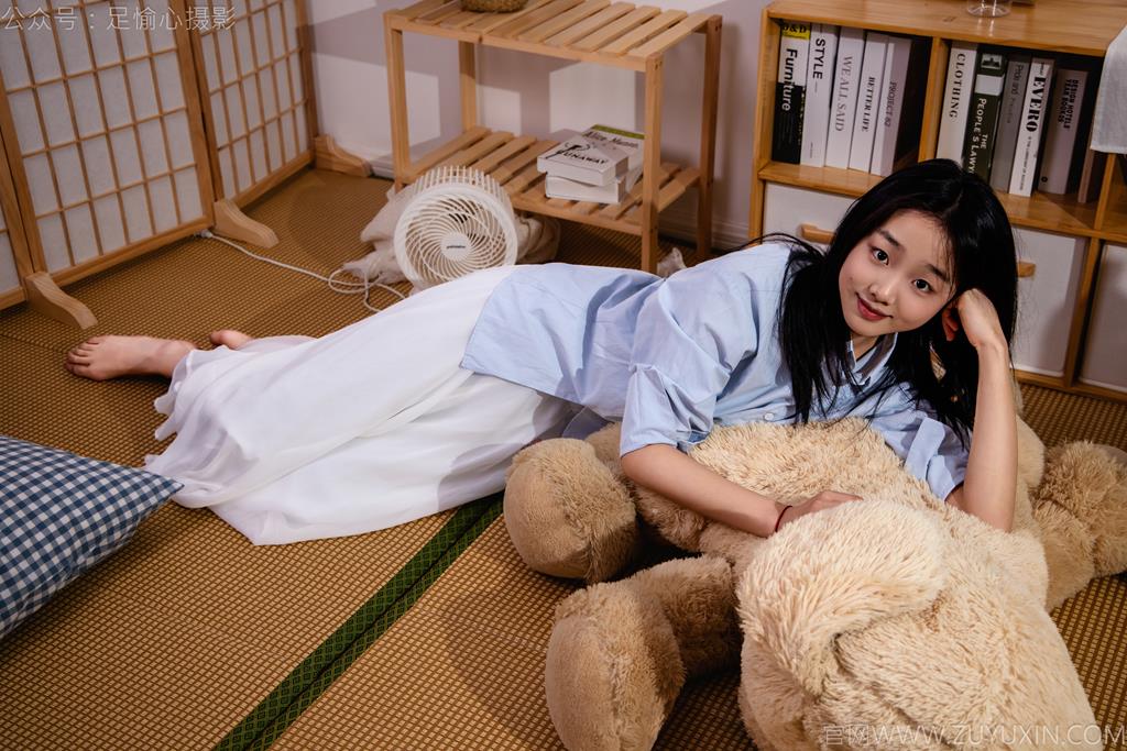 图片[56]-足愉心 NO.023 奶芙（搭配：蓝色衬衫、白色长裙、帆布鞋、白色棉袜、裸足）[110P] – 速更版-美库