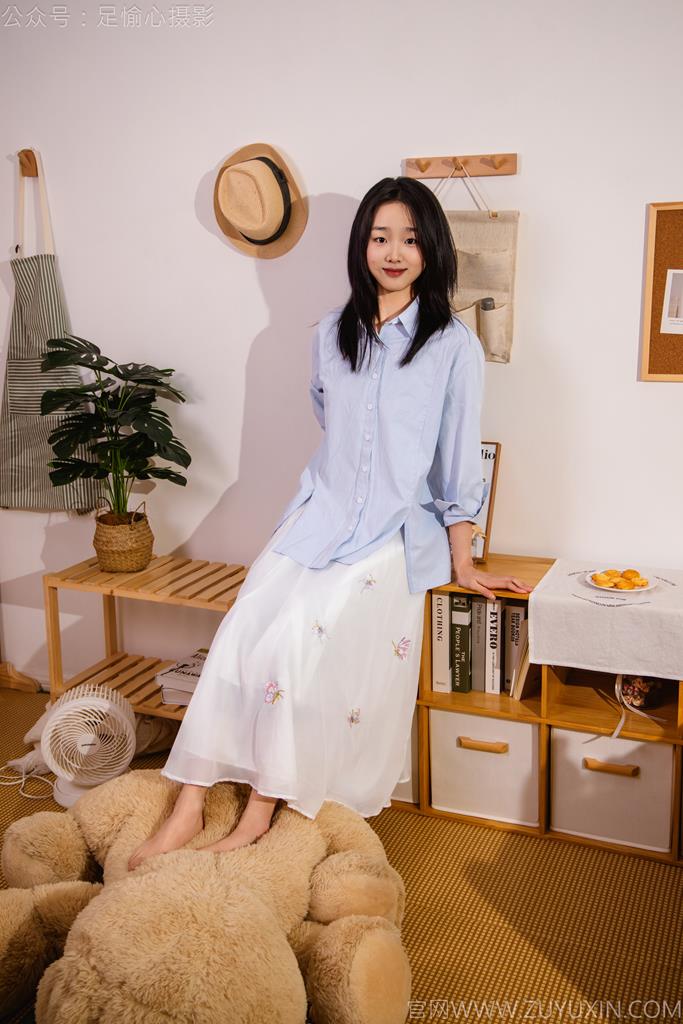 图片[57]-足愉心 NO.023 奶芙（搭配：蓝色衬衫、白色长裙、帆布鞋、白色棉袜、裸足）[110P] – 速更版-美库