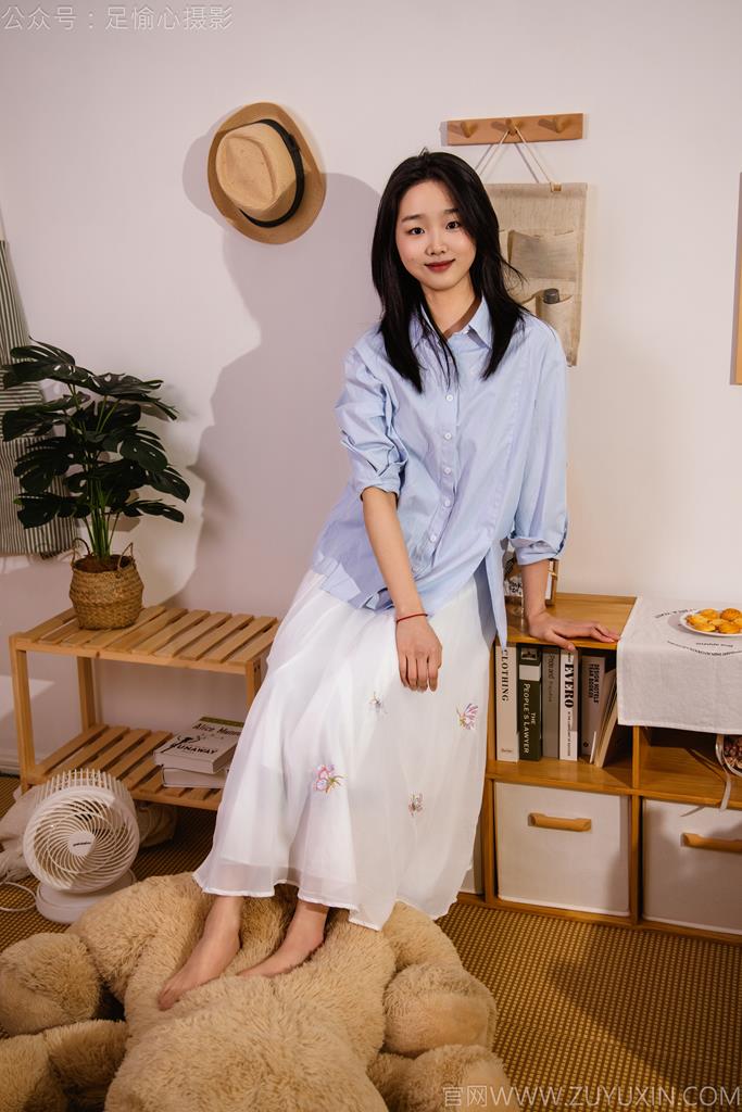 图片[58]-足愉心 NO.023 奶芙（搭配：蓝色衬衫、白色长裙、帆布鞋、白色棉袜、裸足）[110P] – 速更版-美库