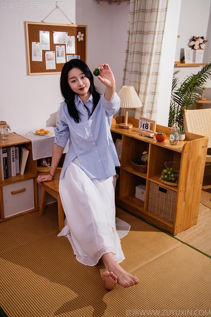 图片[65]-足愉心 NO.023 奶芙（搭配：蓝色衬衫、白色长裙、帆布鞋、白色棉袜、裸足）[110P] – 速更版-美库