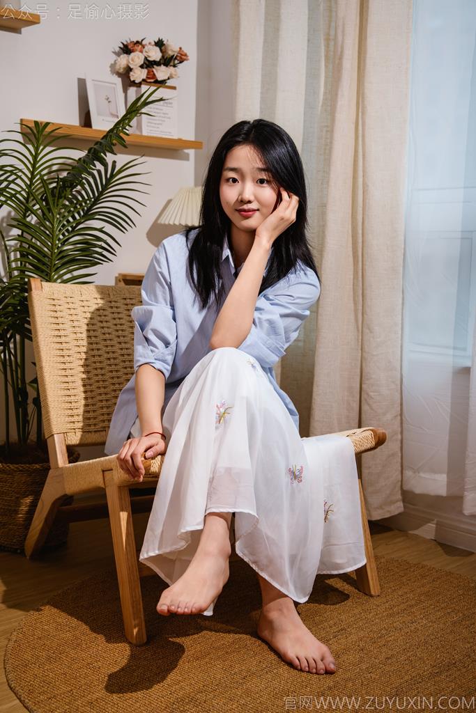 图片[68]-足愉心 NO.023 奶芙（搭配：蓝色衬衫、白色长裙、帆布鞋、白色棉袜、裸足）[110P] – 速更版-美库