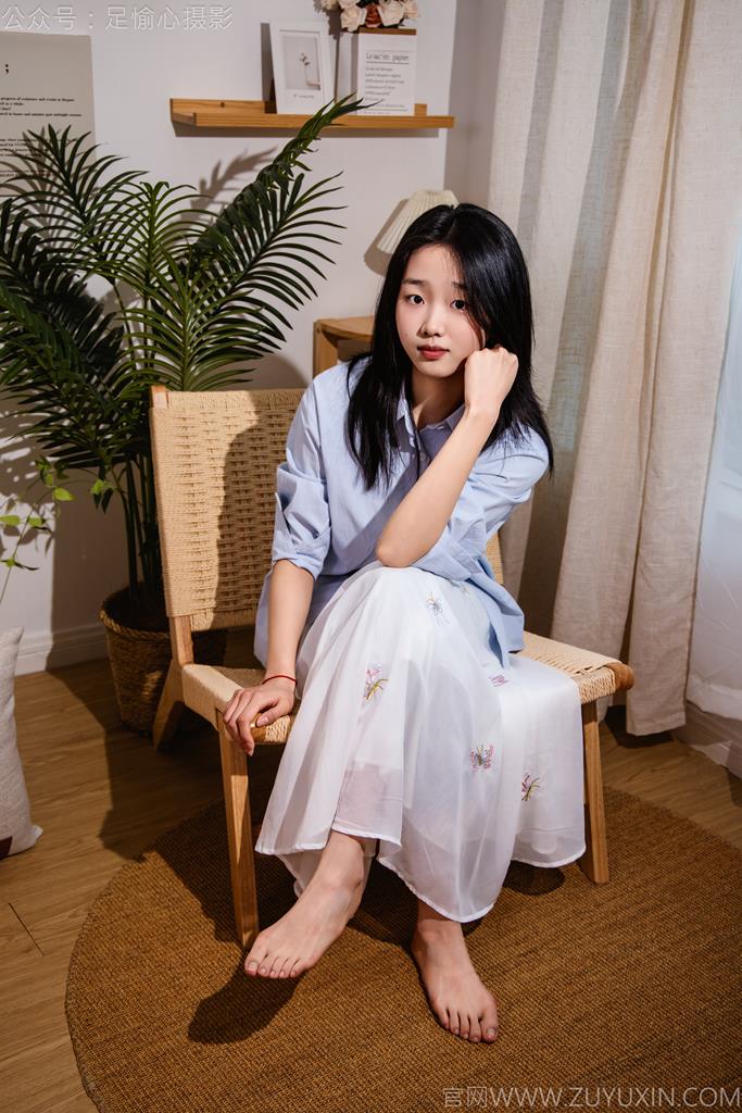 图片[69]-足愉心 NO.023 奶芙（搭配：蓝色衬衫、白色长裙、帆布鞋、白色棉袜、裸足）[110P] – 速更版-美库