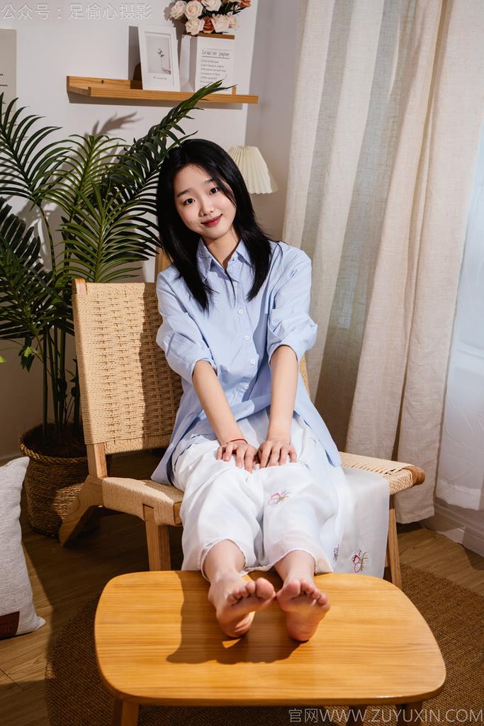 图片[72]-足愉心 NO.023 奶芙（搭配：蓝色衬衫、白色长裙、帆布鞋、白色棉袜、裸足）[110P] – 速更版-美库