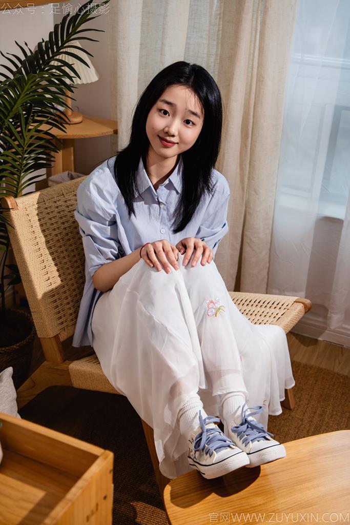 图片[78]-足愉心 NO.023 奶芙（搭配：蓝色衬衫、白色长裙、帆布鞋、白色棉袜、裸足）[110P] – 速更版-美库
