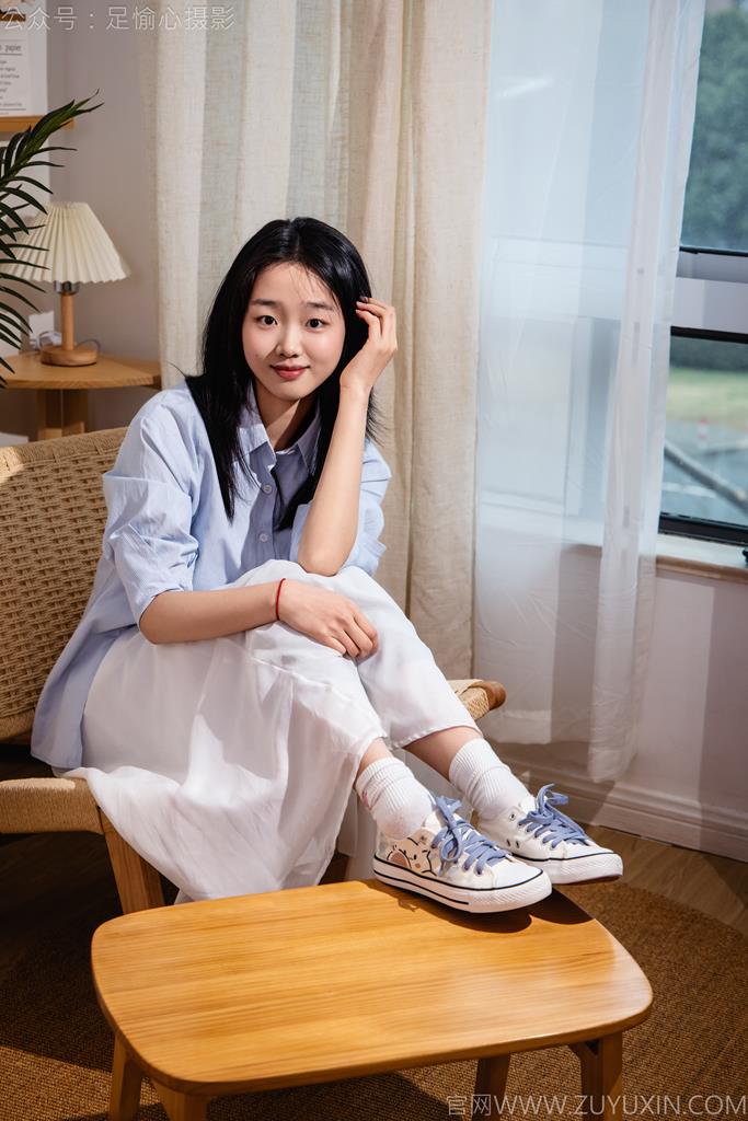 图片[80]-足愉心 NO.023 奶芙（搭配：蓝色衬衫、白色长裙、帆布鞋、白色棉袜、裸足）[110P] – 速更版-美库