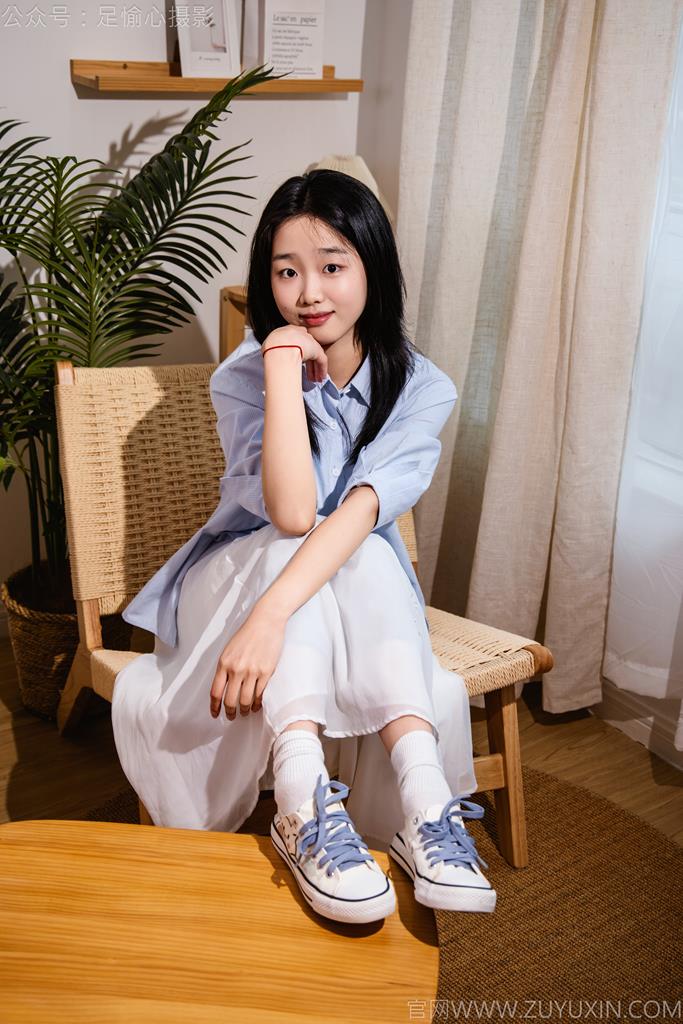 图片[82]-足愉心 NO.023 奶芙（搭配：蓝色衬衫、白色长裙、帆布鞋、白色棉袜、裸足）[110P] – 速更版-美库