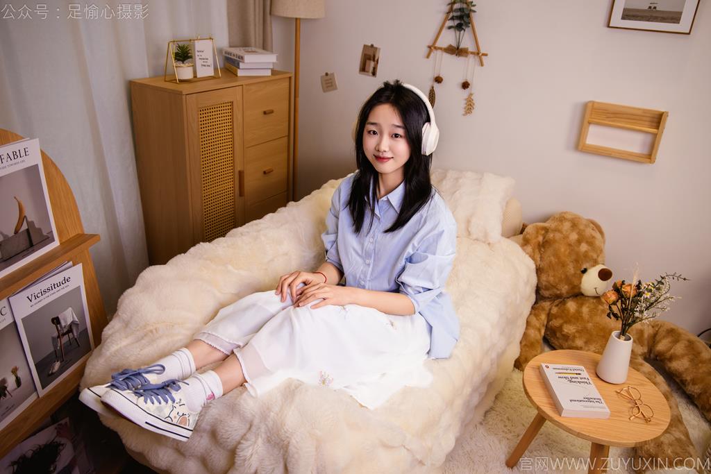 图片[88]-足愉心 NO.023 奶芙（搭配：蓝色衬衫、白色长裙、帆布鞋、白色棉袜、裸足）[110P] – 速更版-美库