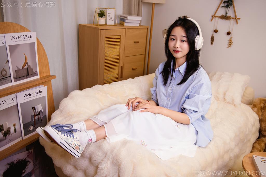 图片[89]-足愉心 NO.023 奶芙（搭配：蓝色衬衫、白色长裙、帆布鞋、白色棉袜、裸足）[110P] – 速更版-美库